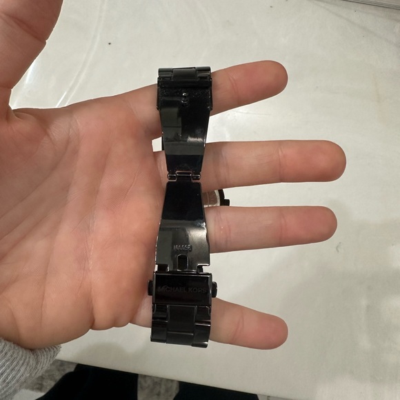 Michael Kors Matte black watch - Picture 2 of 3